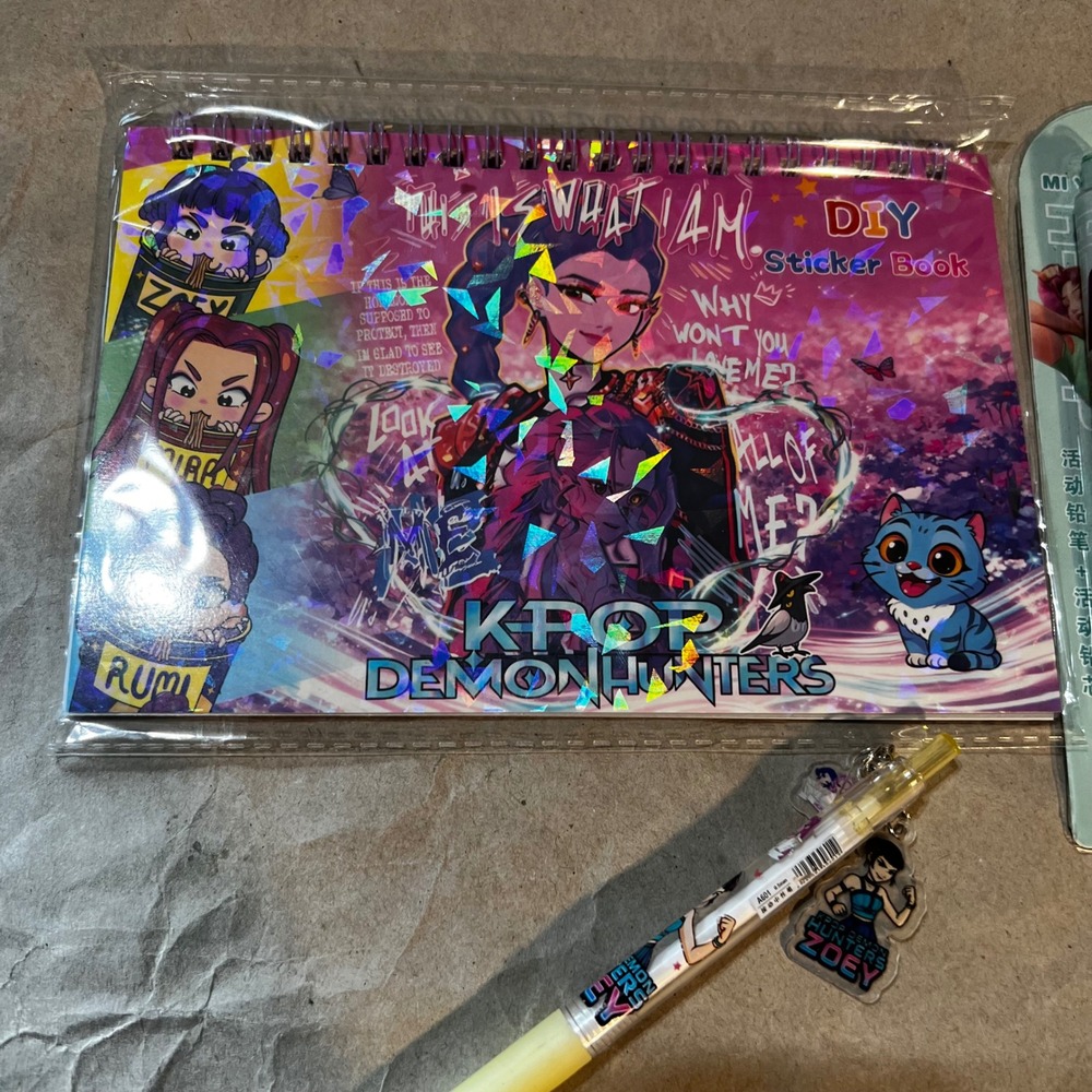 K-Pop Demon Hunters Stationery Set Sticker Book Mechanical Pencil Zoey Charm Pen - Picture 4 of 5
